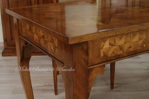 Classic style solid wood desk with inlaid top and 3 drawers